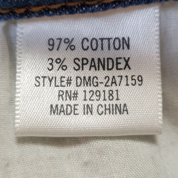 Harper Floral Embroidered Distressed Denim Mid-Rise Shorts - Size 29 - Picture 8 of 9